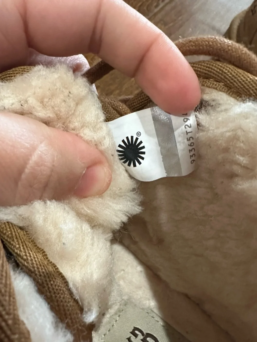 UGG Neumel Women’s lace up boots - Picture 7 of 12